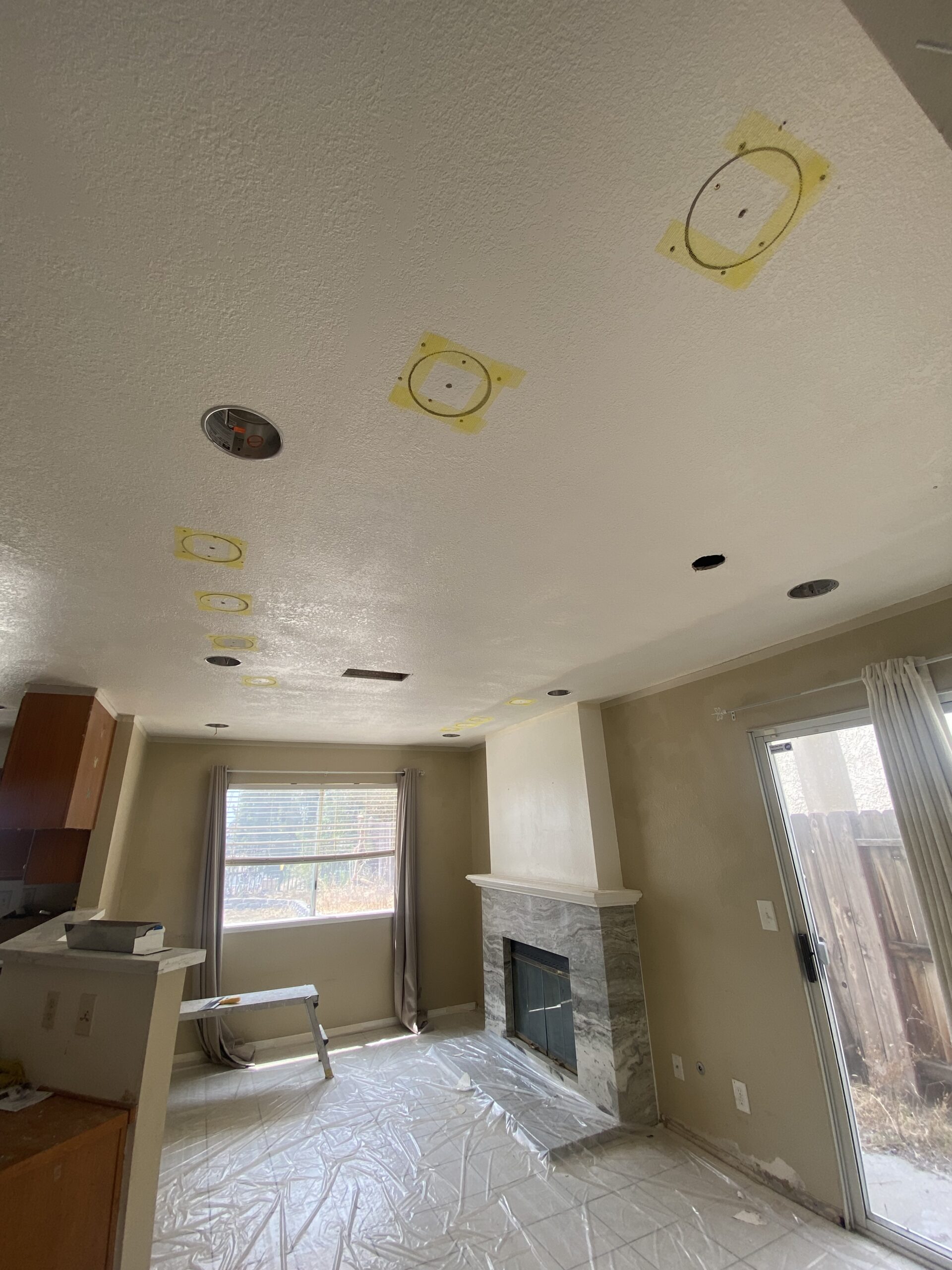 Ceiling retexture in living room before