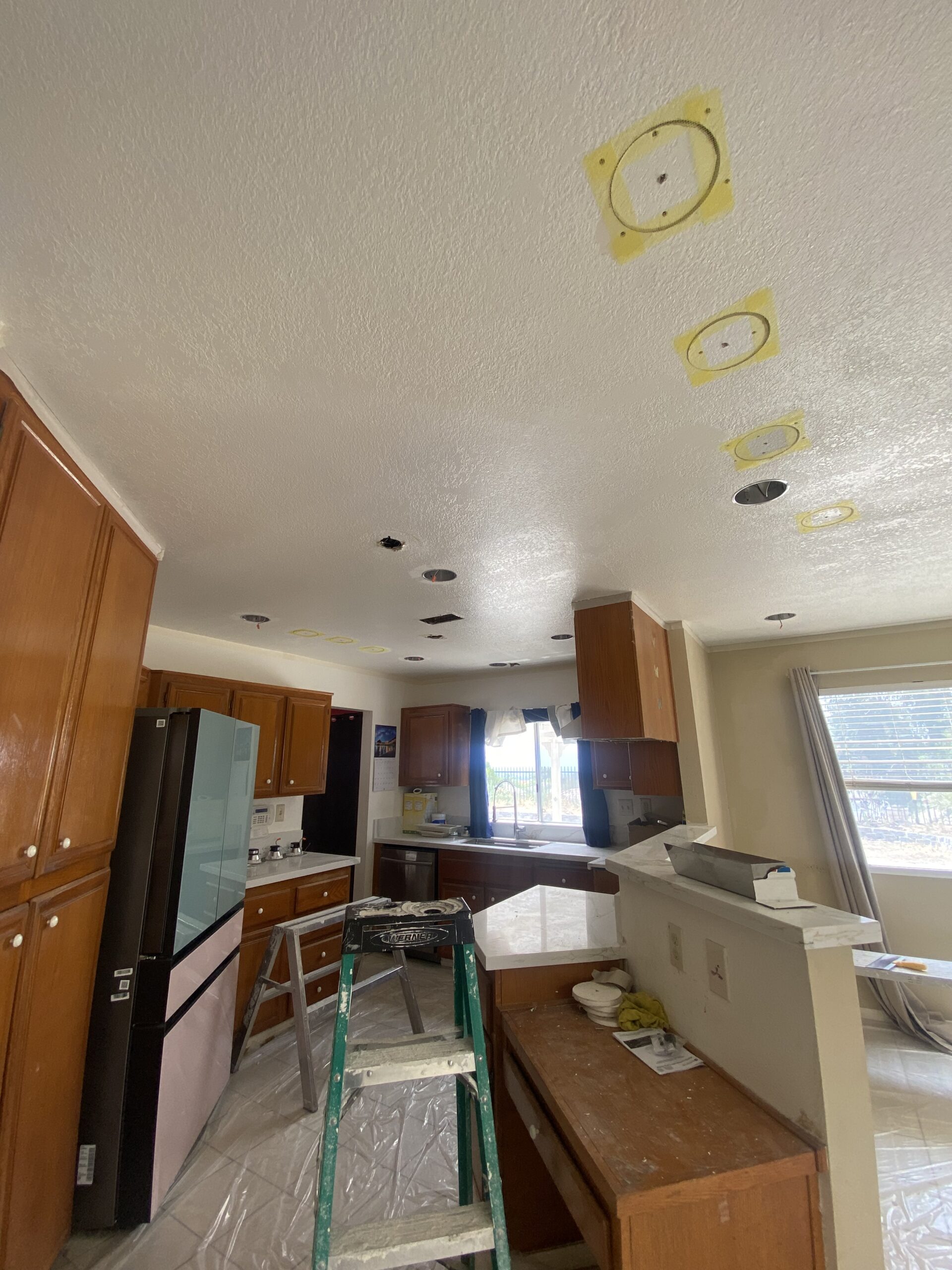 Kitchen ceiling retexture before