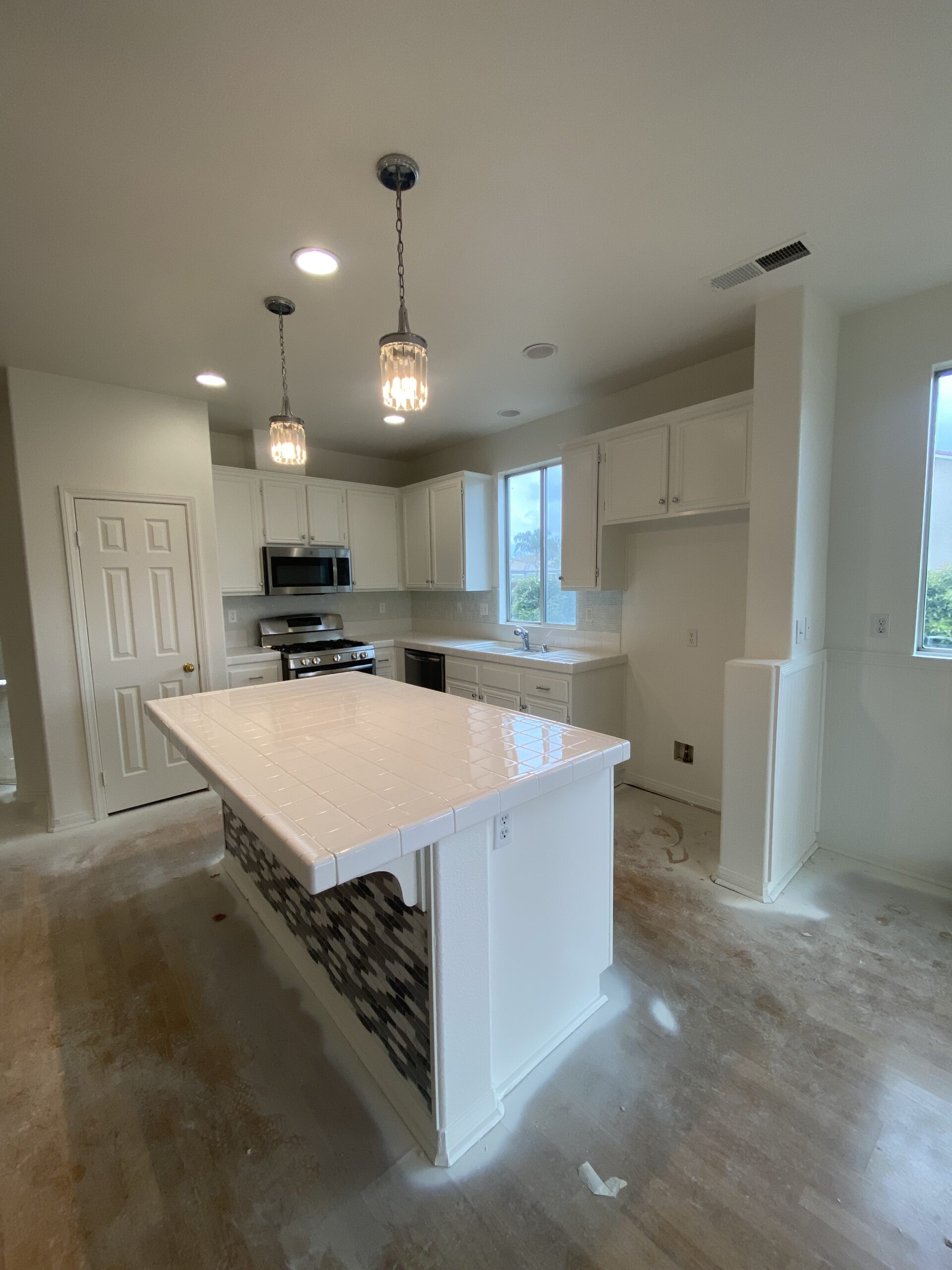 Updating kitchen cabinet paint after